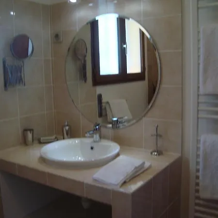 Chambres D'hotes Les Palmiers De La Cite Bed & Breakfast